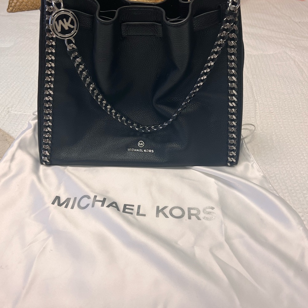 Michael Kors Mina Pebble Embossed Leather Large Chain Shoulder Tote Bag